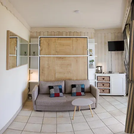 Situation Exceptionnelle Pour Ce Cosy Avec Terrasse Sur Lac, Dans Avec Et Ponton Privee Apartment Duingt