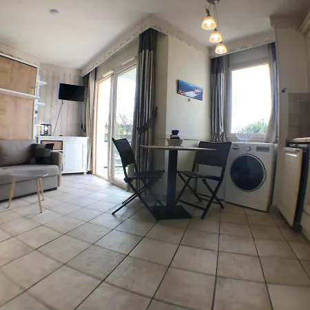 Situation Exceptionnelle Pour Ce Cosy Avec Terrasse Sur Lac, Dans Avec Et Ponton Privee Lejlighed Duingt