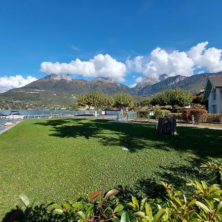 Situation Exceptionnelle Pour Ce Cosy Avec Terrasse Sur Lac, Dans Avec Et Ponton Privee Lejlighed *